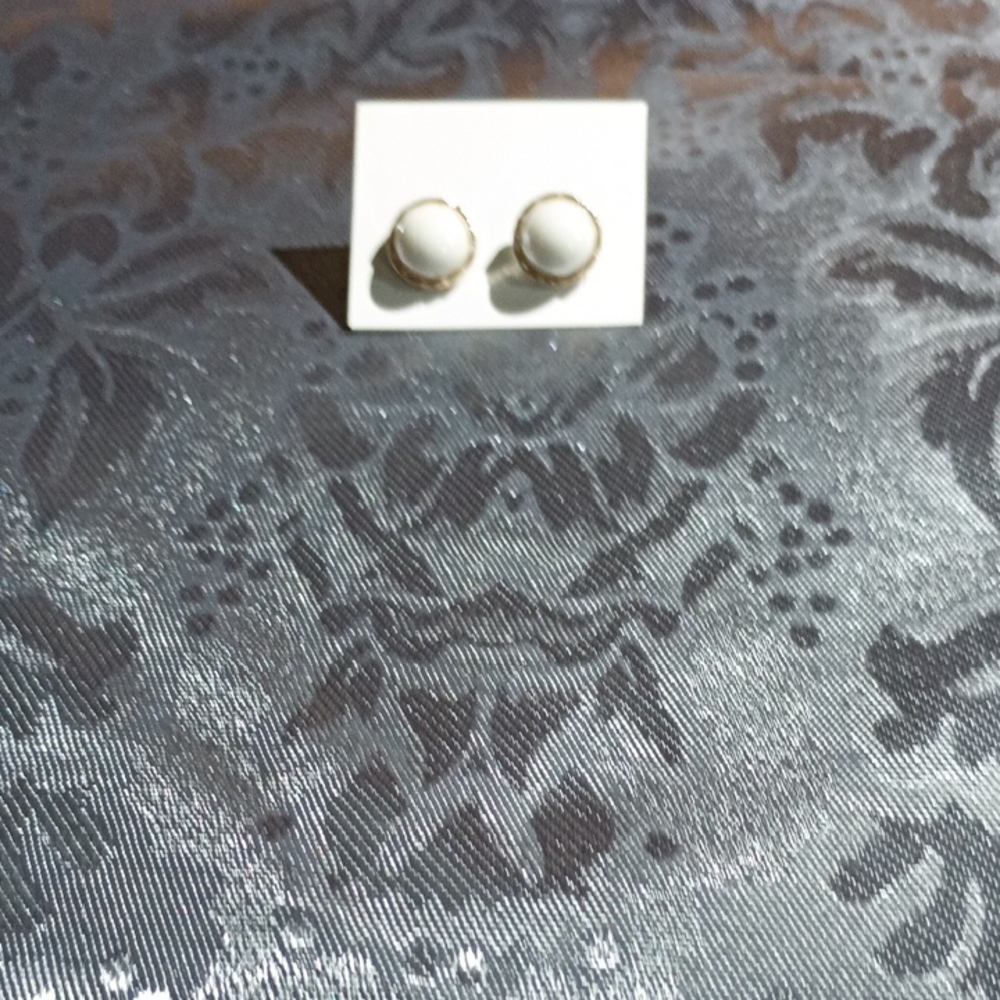 Elegant Cream Stud Earrings